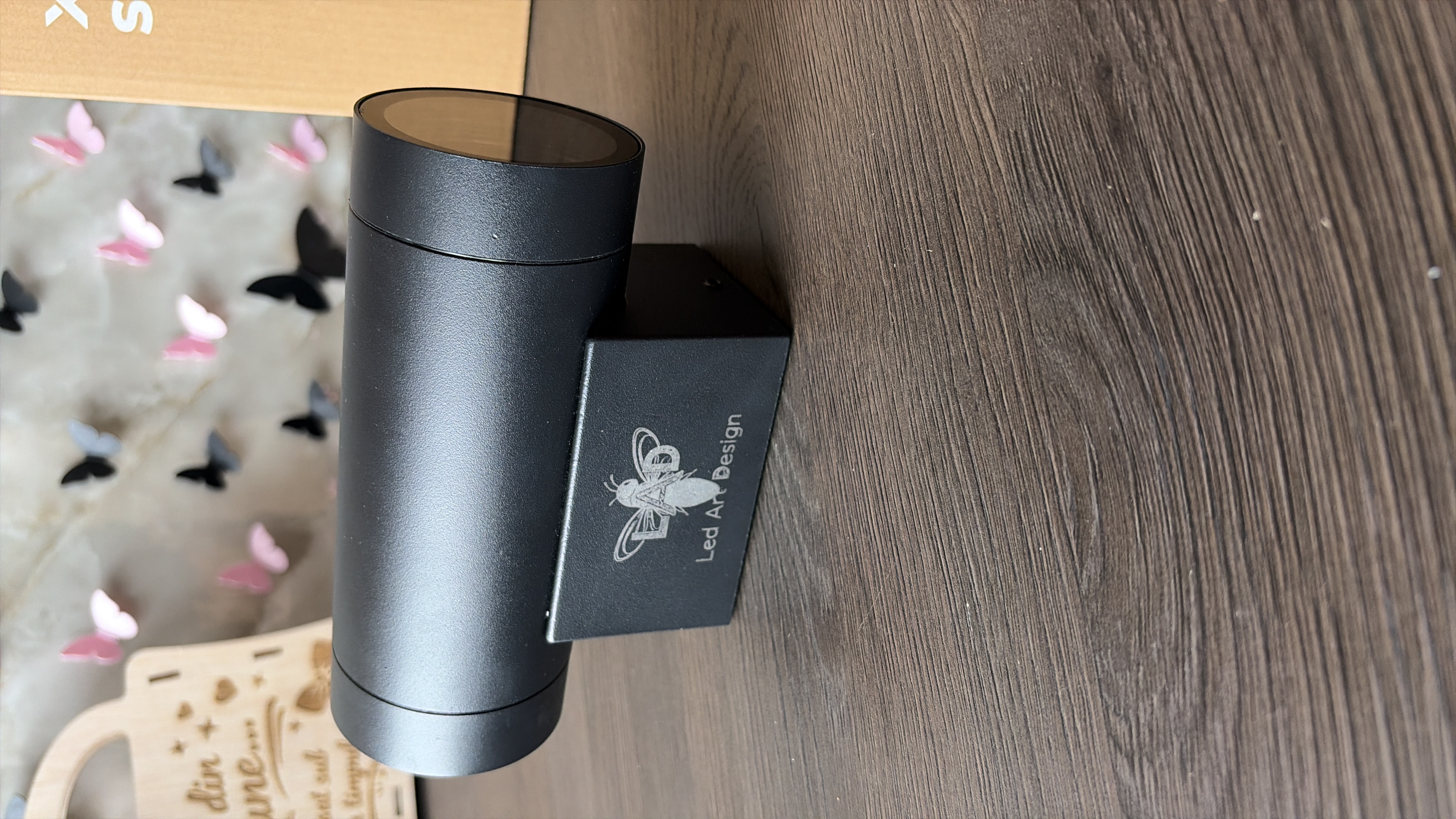 Gravură Laser Personalizată pe Corp de Iluminat – Logo Firmă - imagine galerie