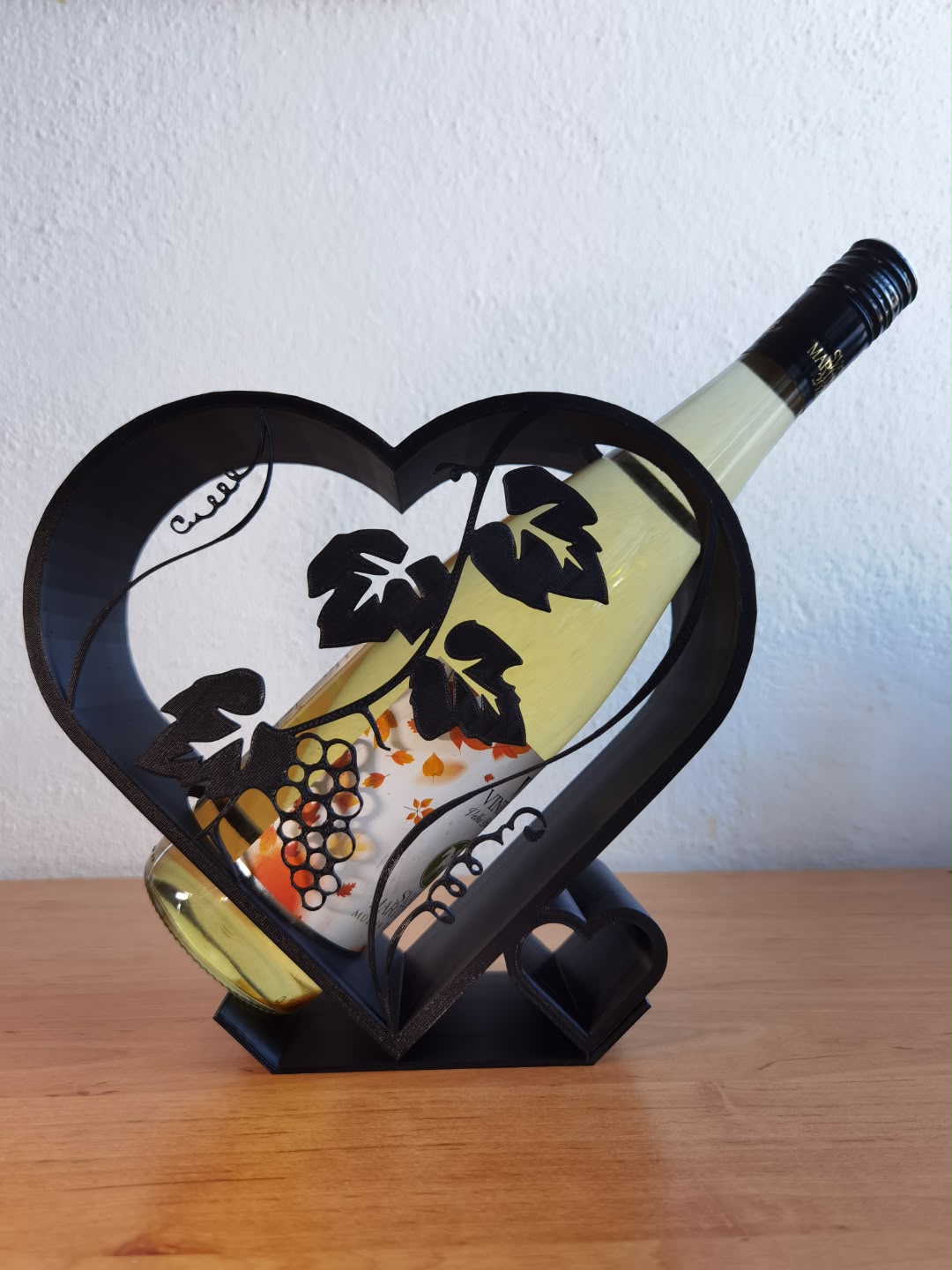 Suport 3D pentru sticlă de vin – Inimă cu viță de vie - imagine galerie