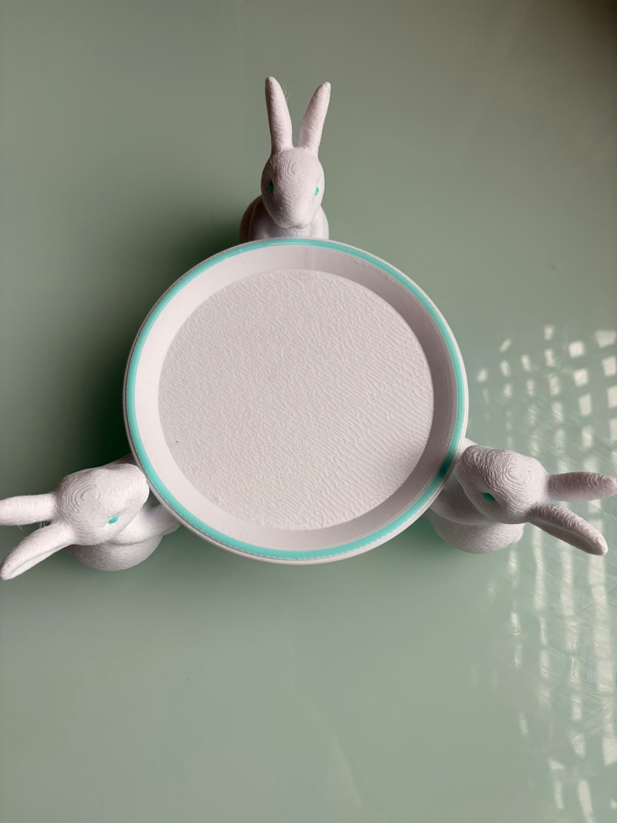 Suport Decorativ 3D cu Iepurași – Platou / Tăviță pentru Accesorii sau Lumânări