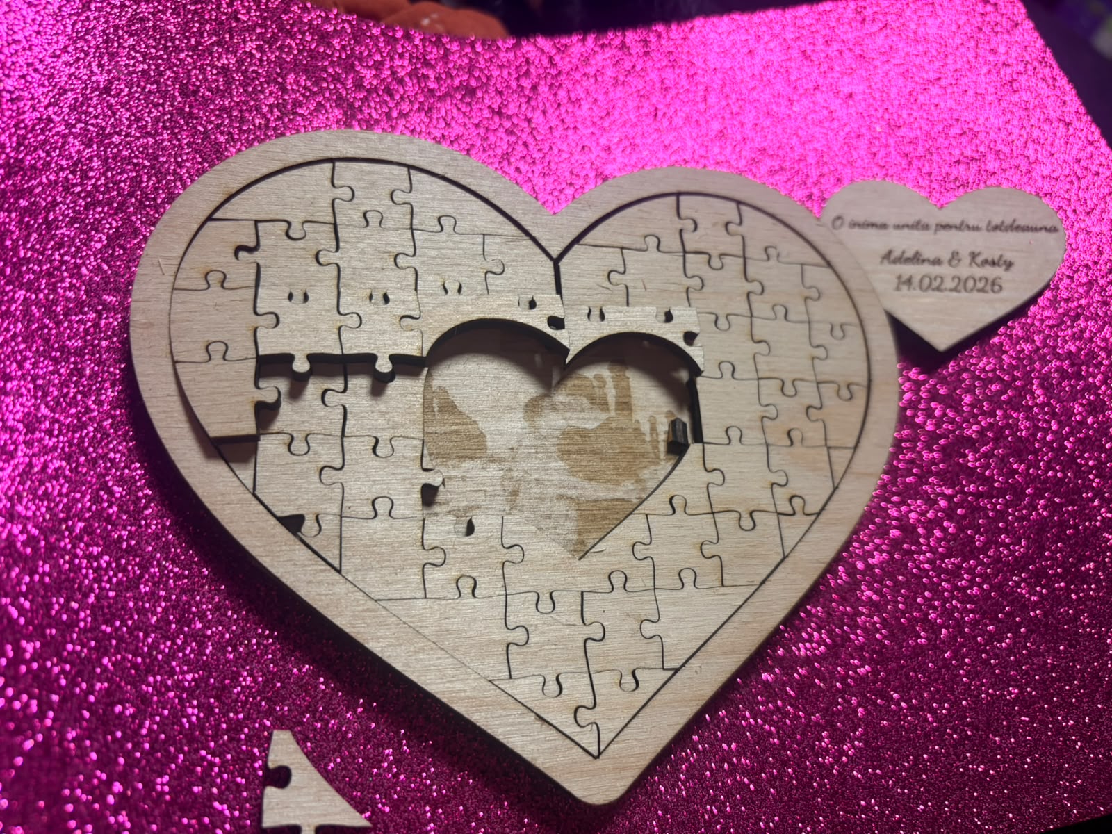 Puzzle Romantic în Formă de Inimă din Lemn cu Piese Interconectate și Mesaj Gravat – Kasem Studio - imagine galerie