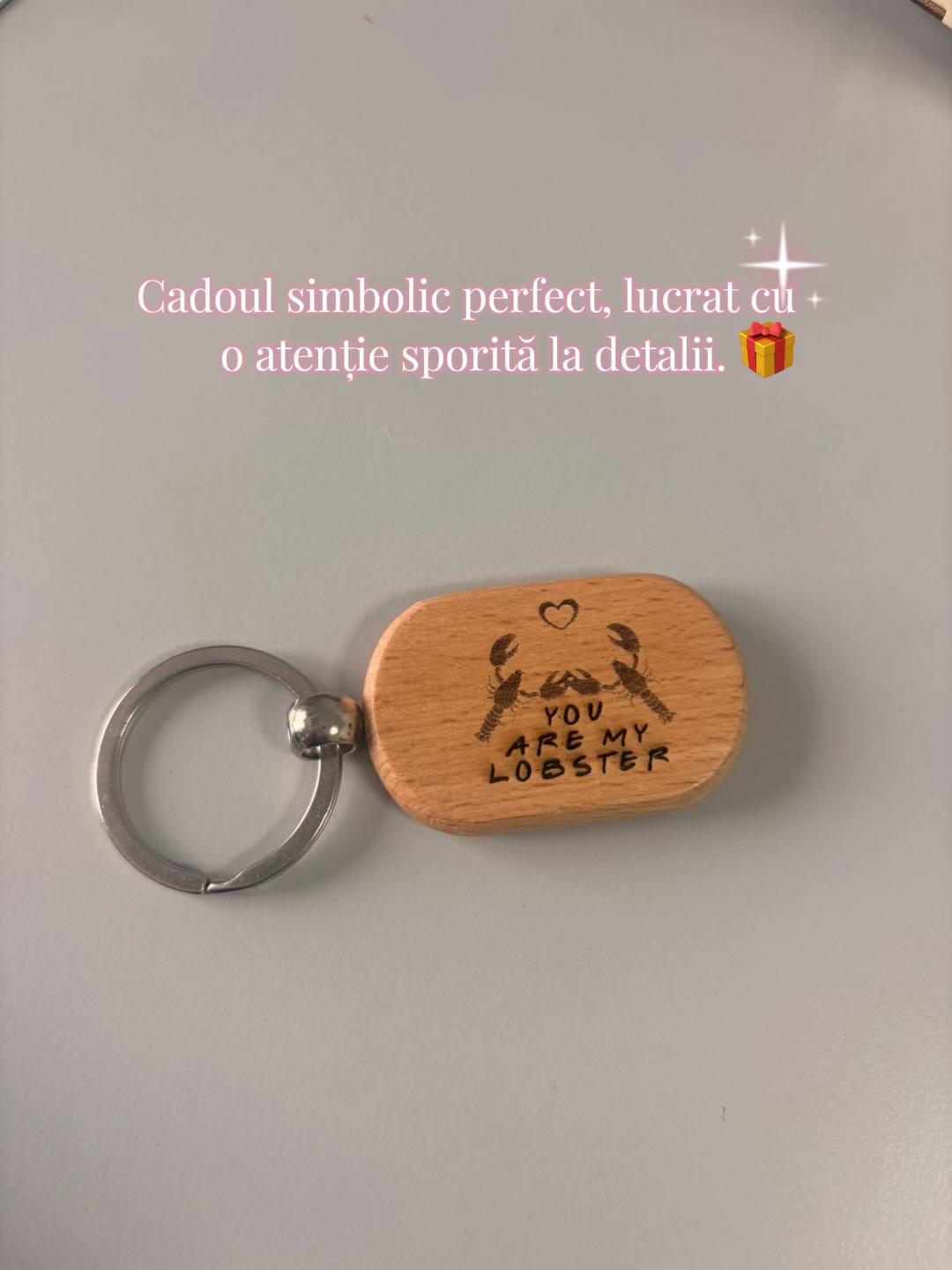 Breloc din lemn gravat laser „You Are My Lobster” - imagine galerie