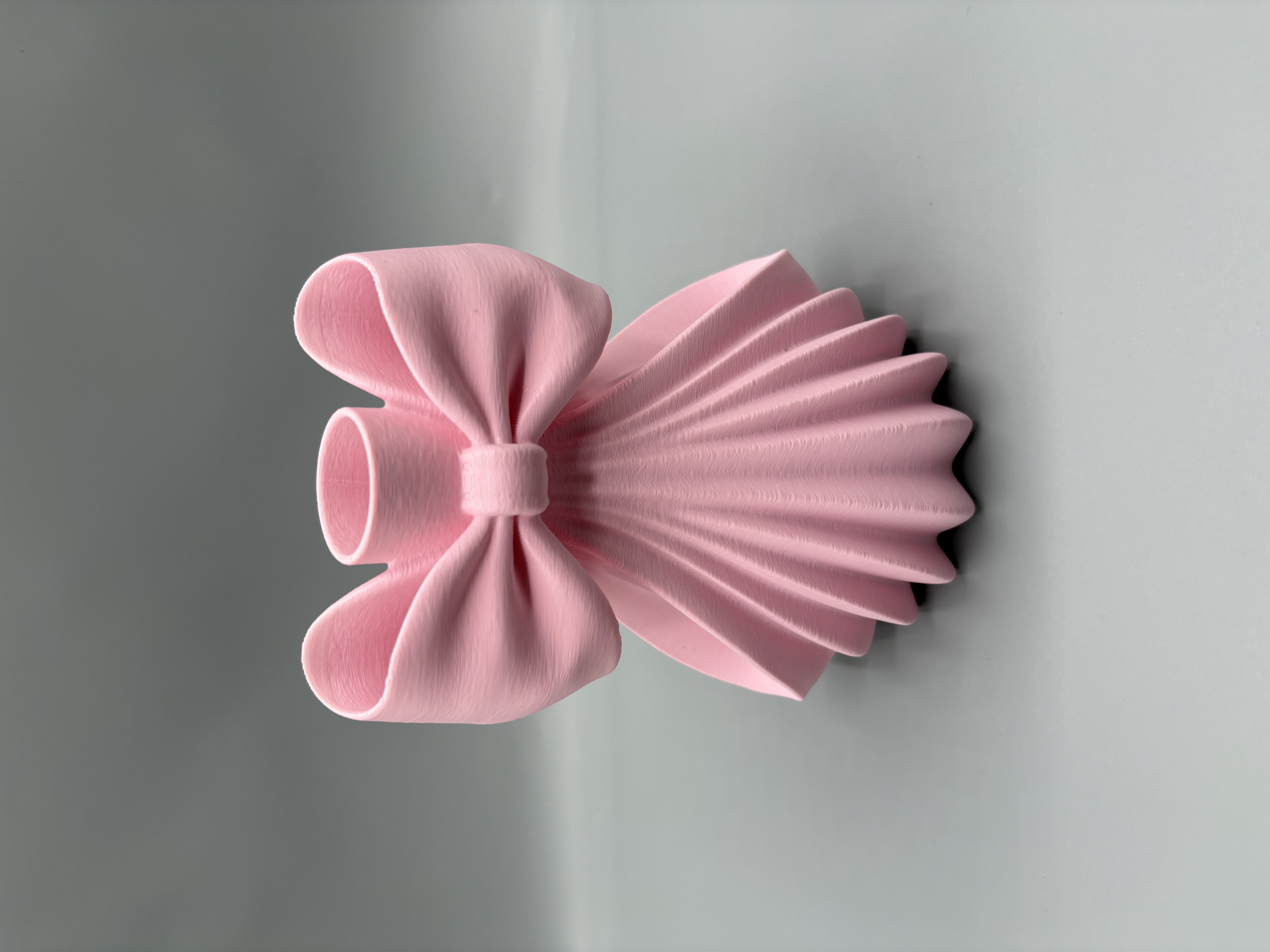 Vază decorativă 3D cu fundă și suport floral - imagine galerie