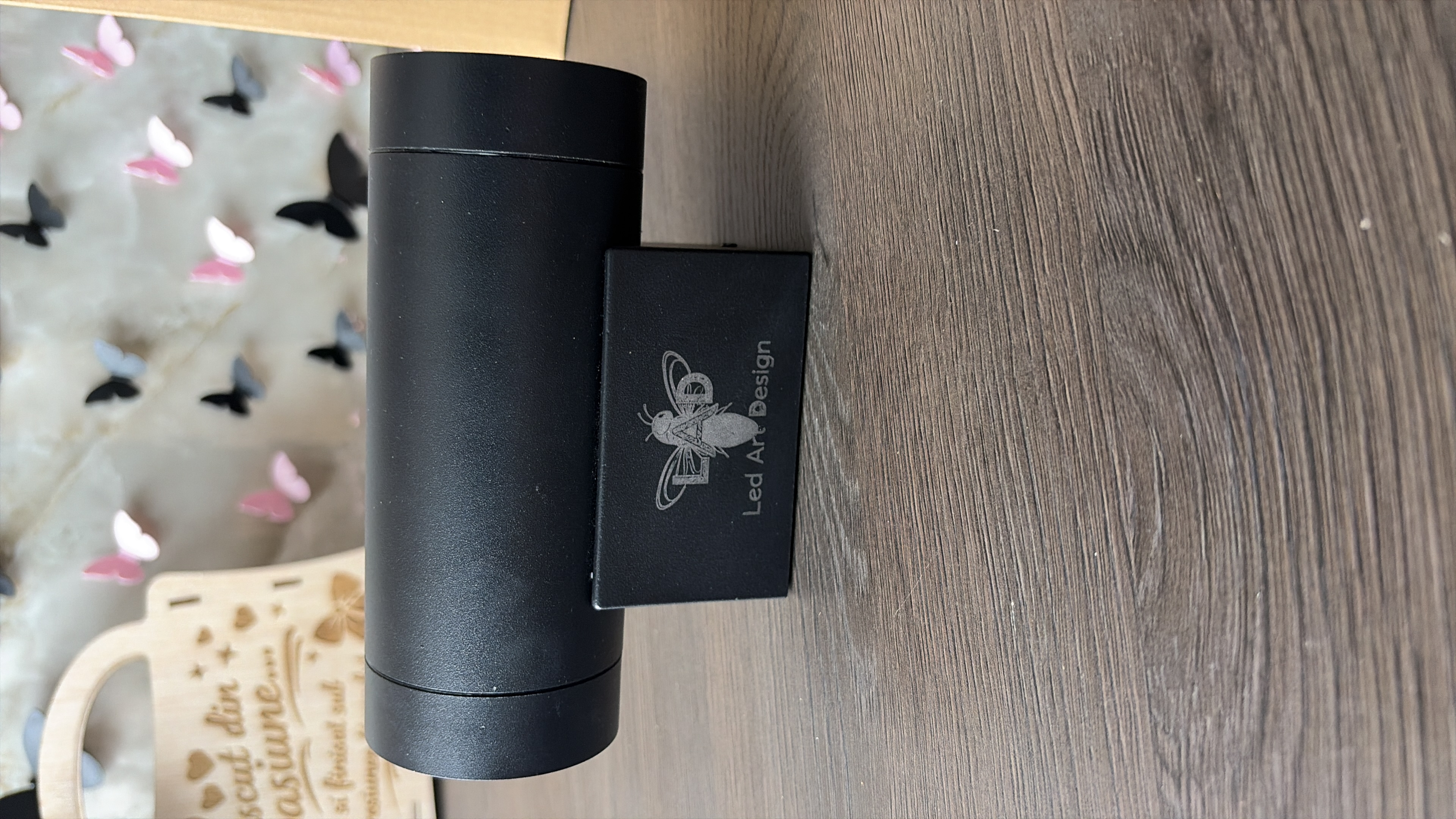 Gravură Laser Personalizată pe Corp de Iluminat – Logo Firmă - imagine galerie