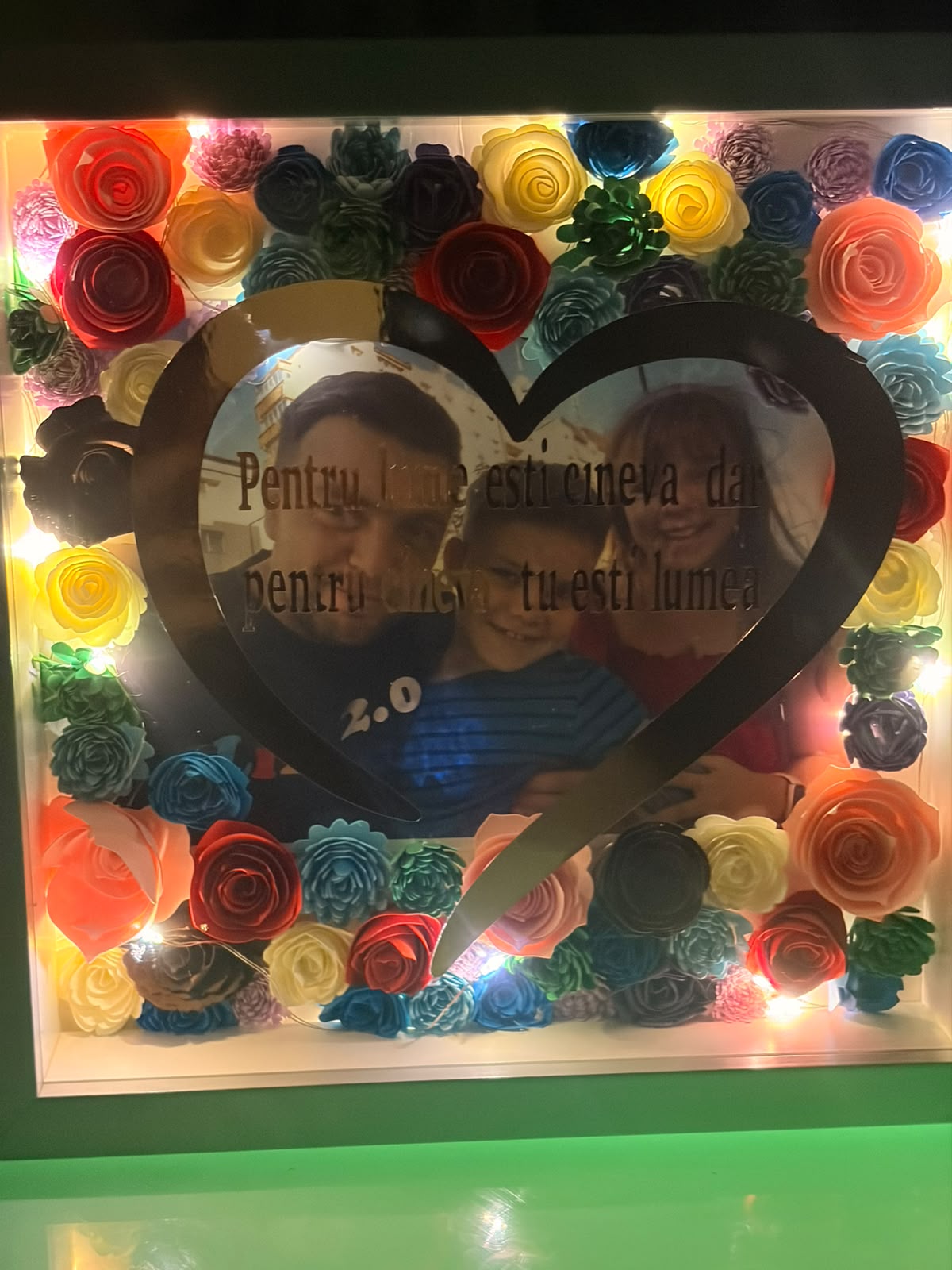 ablou 3D Personalizat cu Ramă Iluminată, Fotografie și Aranjament Floral – Kasem Studio - imagine galerie
