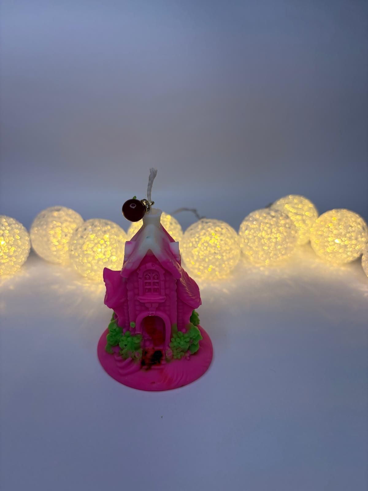 Lumânare Artizanală în Formă de Căsuță de Basm / Decorațiuni de Iarnă - imagine galerie