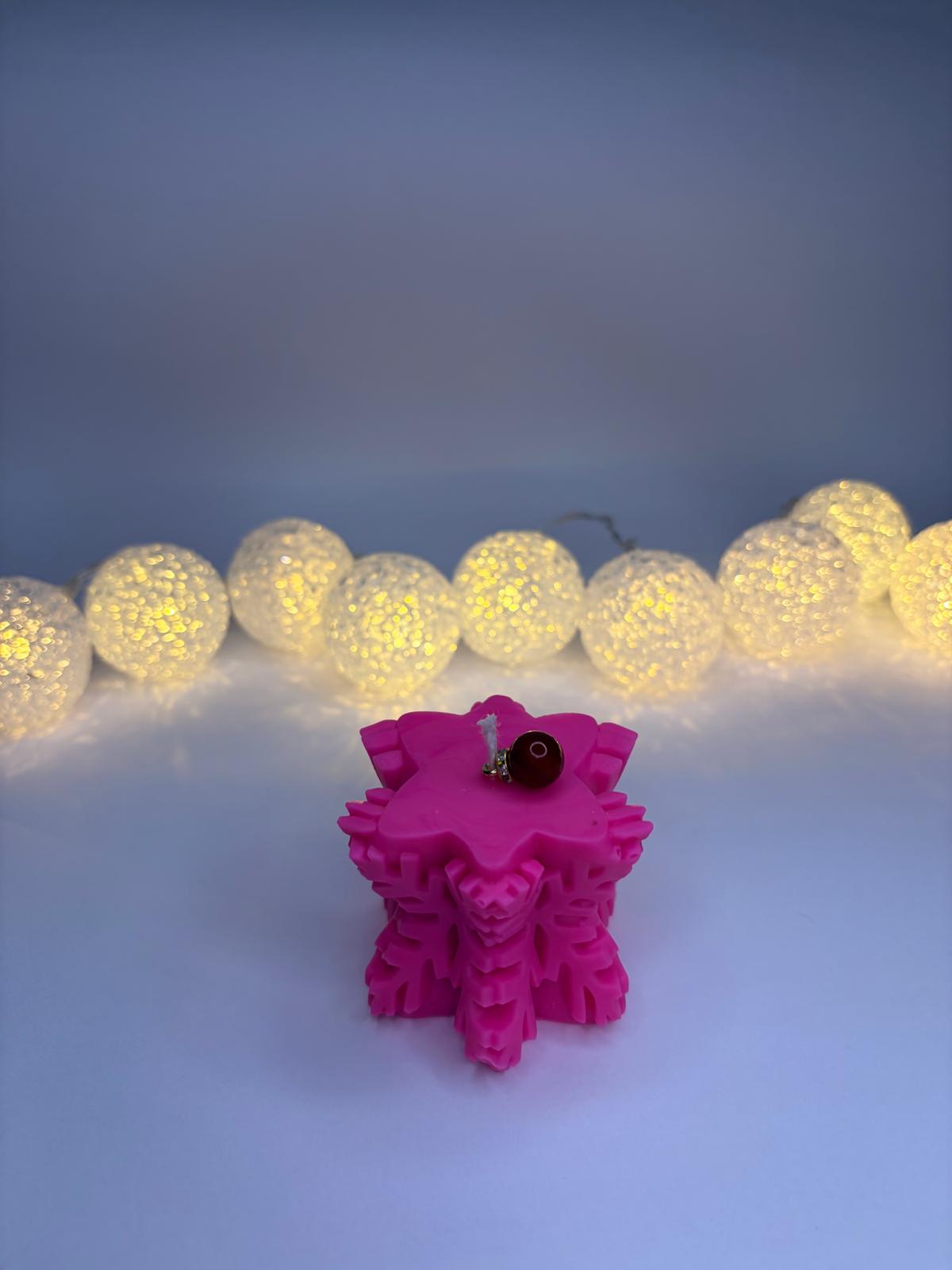 Lumânare Artizanală în Formă de Căsuță de Basm / Decorațiuni de Iarnă - imagine galerie