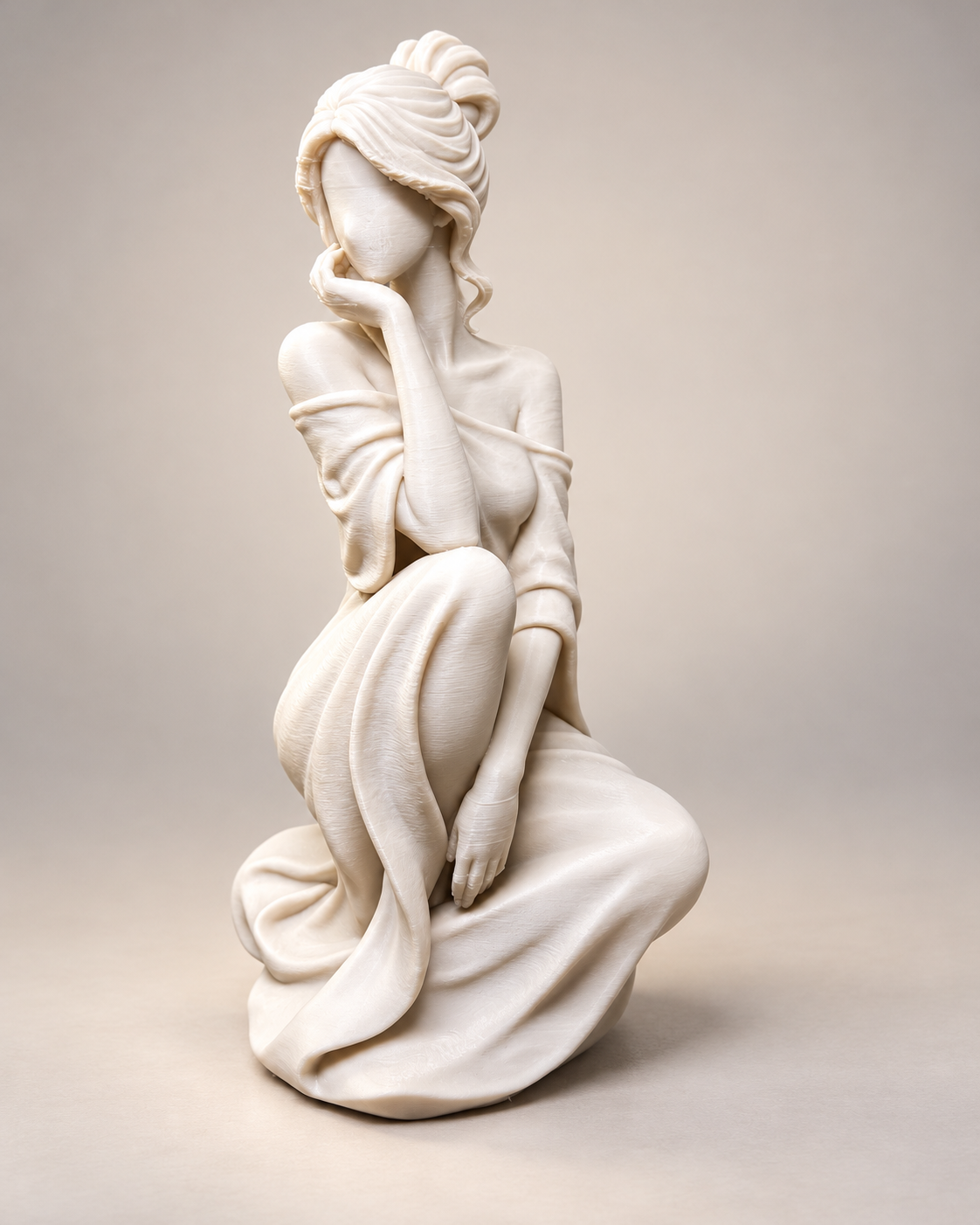 Statuetă Decorativă 3D „Femeia Visătoare” – Eleganță și Delicatețe