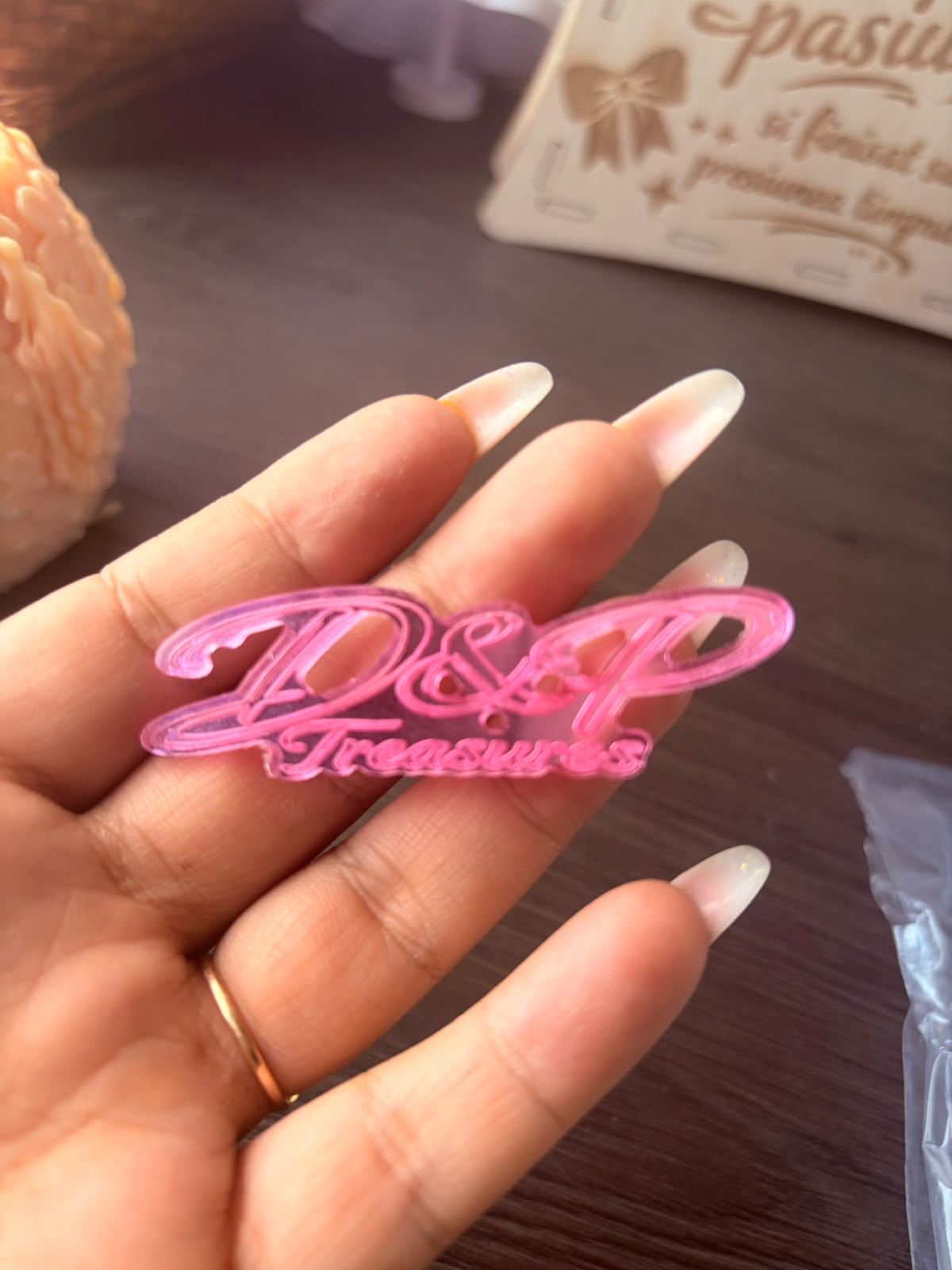 Etichetă / Logo personalizat din acril