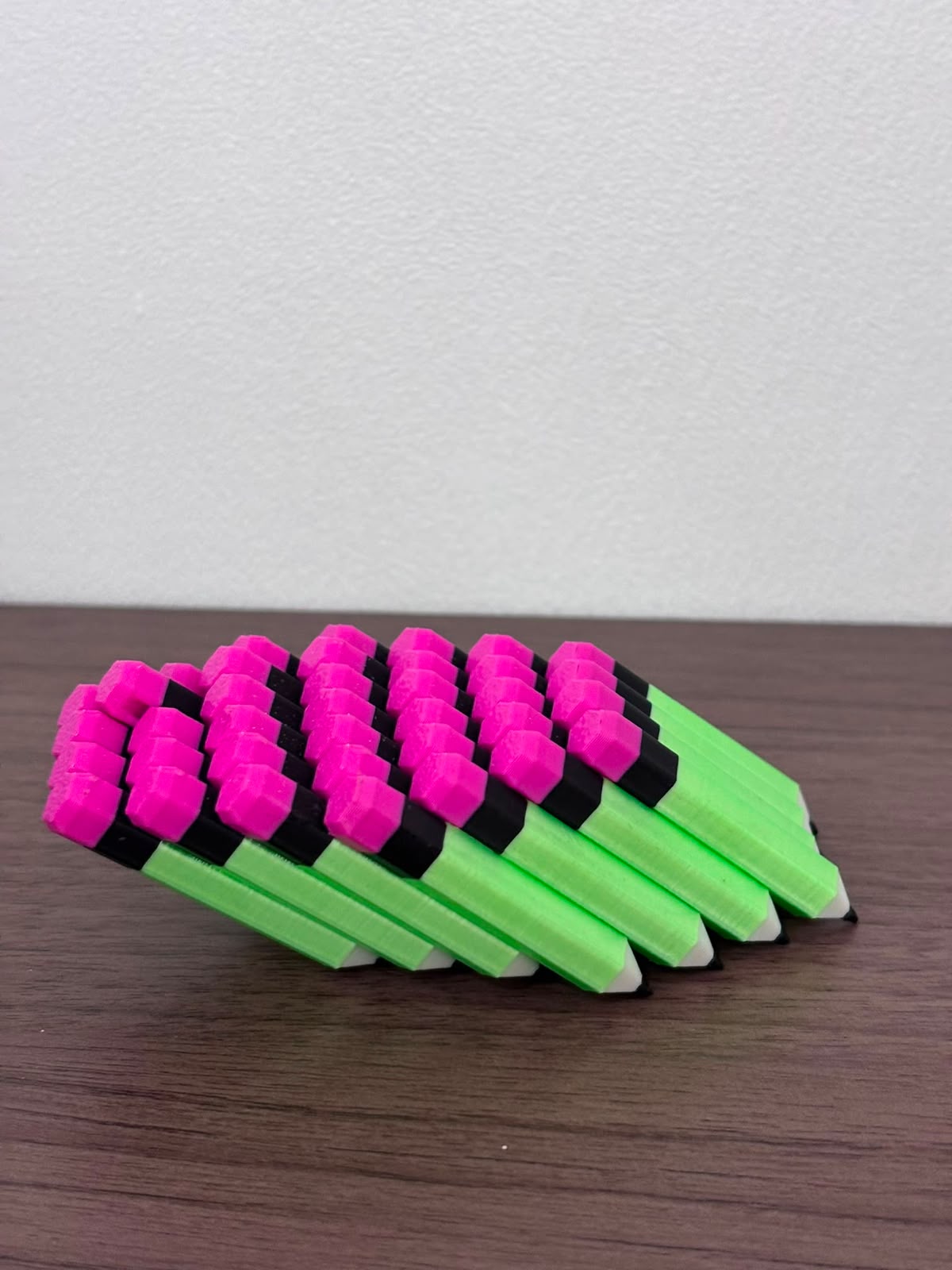 Jucărie Fidget / Antistres – Design 3D inedit în formă de creioane colorate