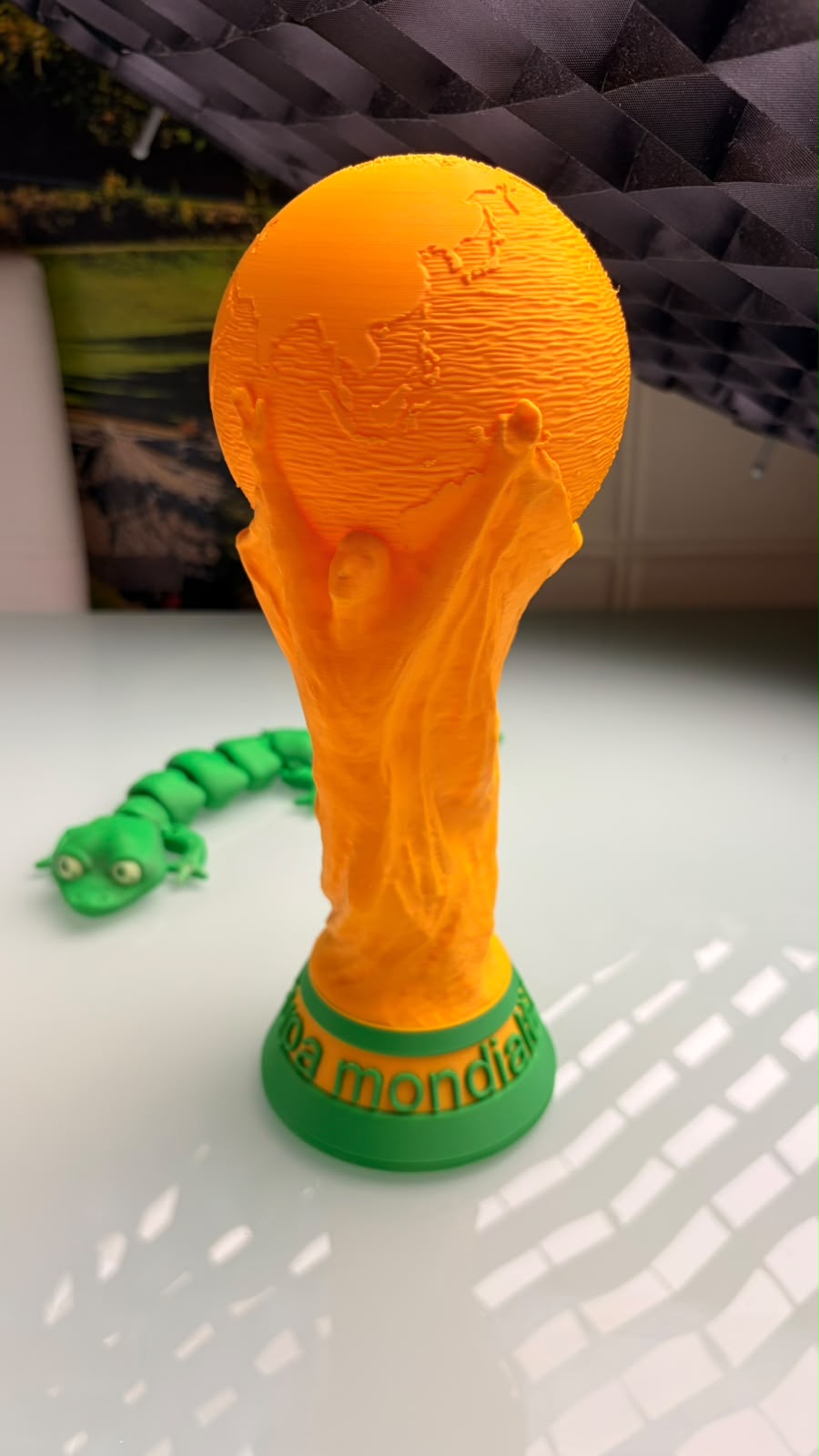 Trofeu 3D „Cupa Mondială” – Piesă de colecție, cadou inspirat sau decorațiune tematică