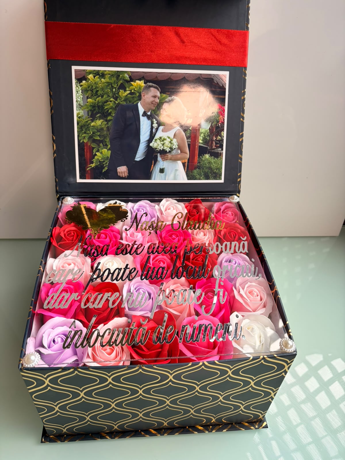 Cutie cadou personalizată cu trandafir de săpun, foto și mesaj emoționant