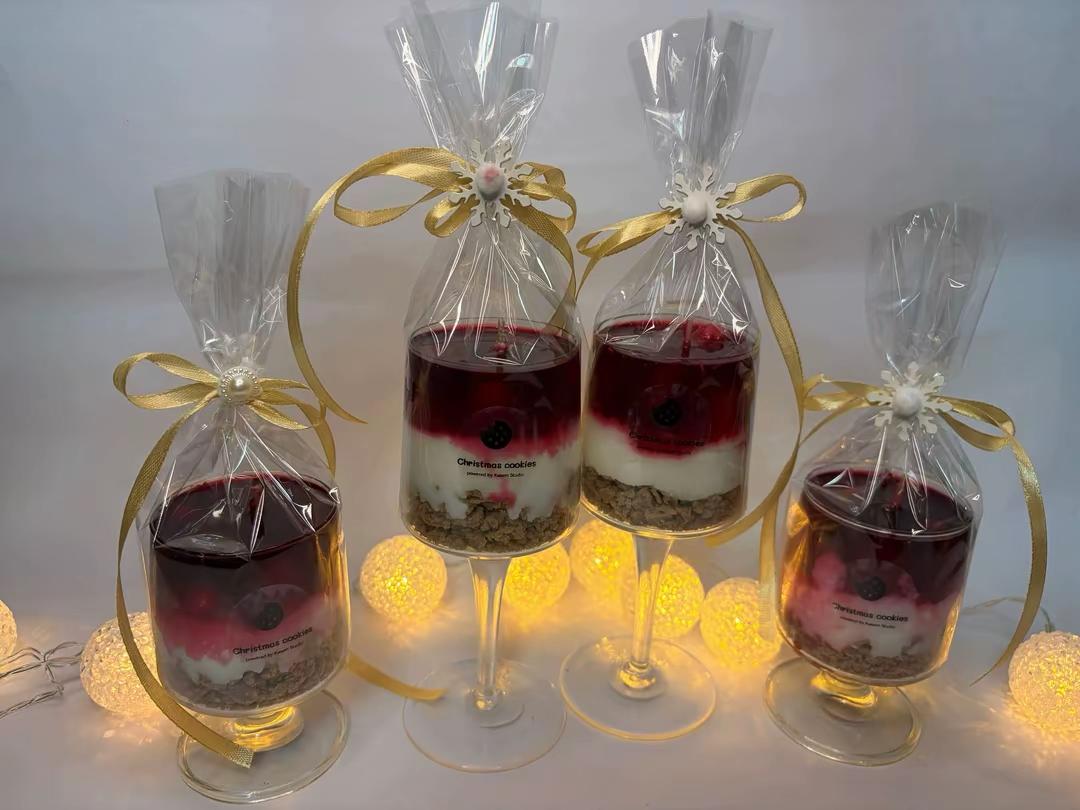 Lumânare Parfumată Handmade în Pahar cu Picior „Christmas Cookies”